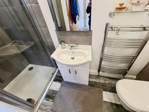 En suite- click for photo gallery